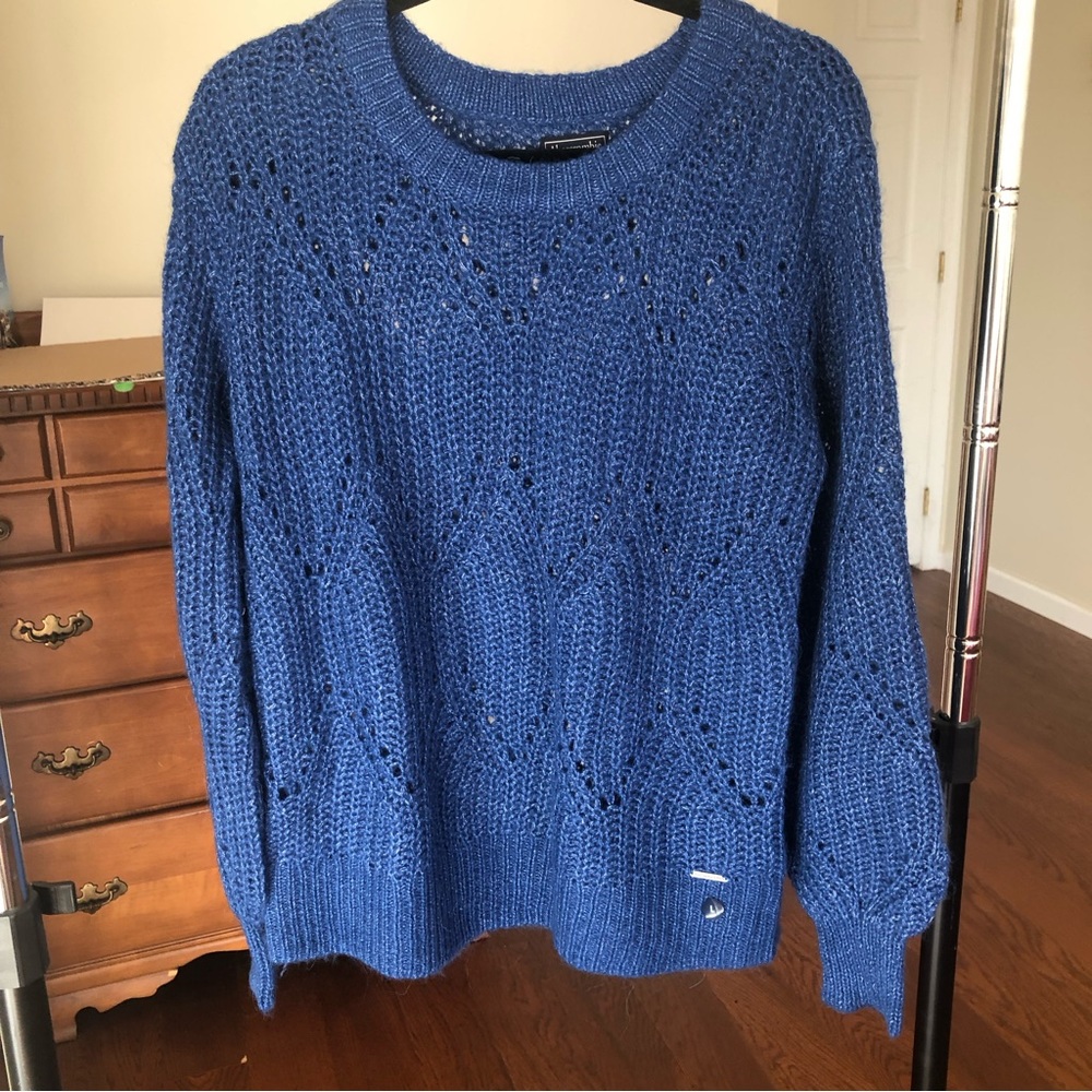 NWT Dark blue Abercrombie Chunky Knit Sweater